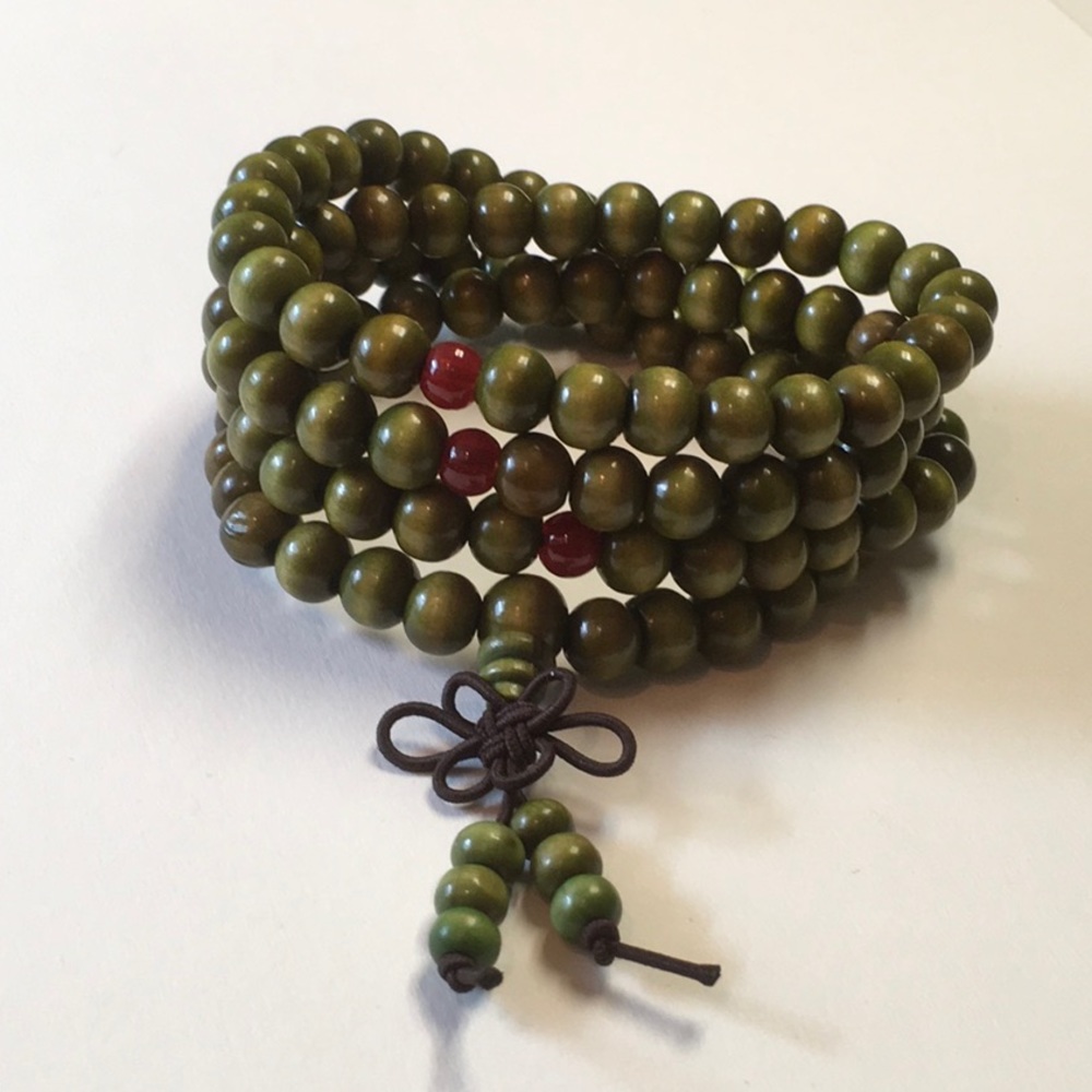 108 Sandalwood Mala Beads bracelet - Picture 5 of 7